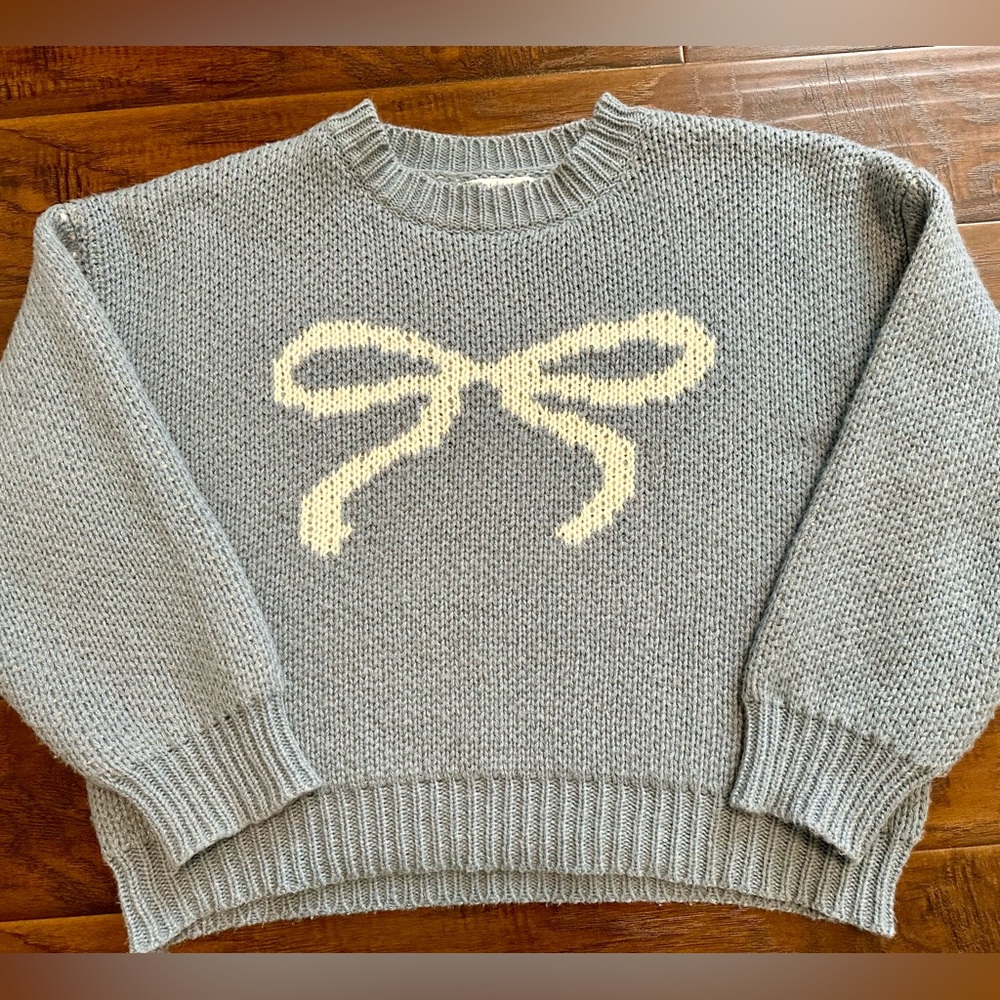 TALULAH Blue Sweater with Cream Bow Accent